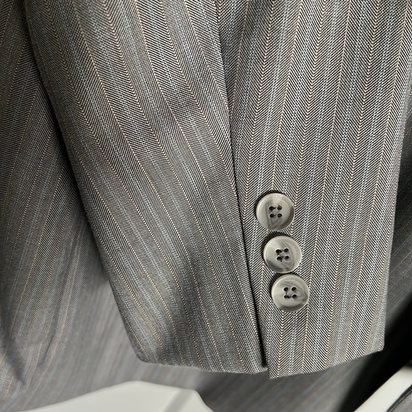 Steve Harvey Striped 3 Piece Grey Suit - Picture 5 of 17